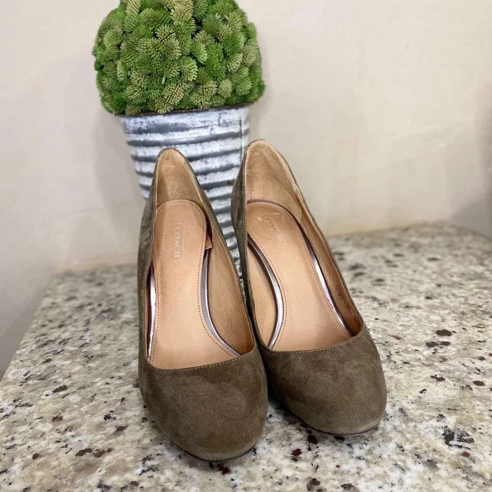Coach Olive Green Suede Block Heel Pumps Croc‎ Embossed Heel Womens 8 B